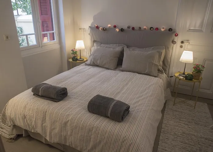Athenian Neoclassical Apartment
