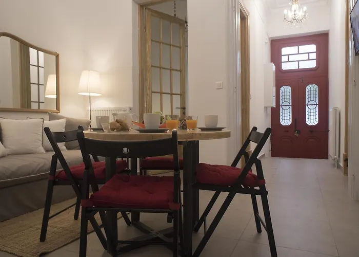 Athenian Neoclassical Apartment
