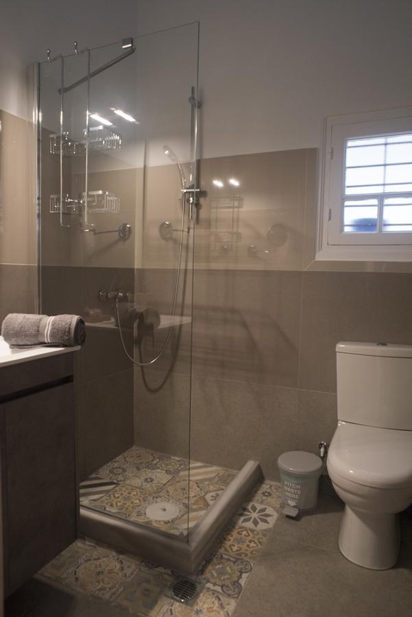 Vila Athenian Neoclassical
